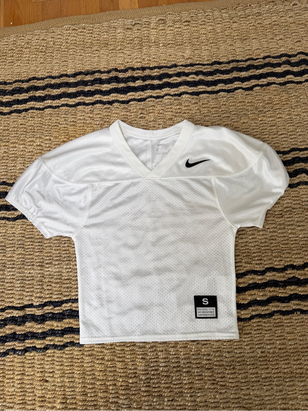 Nike Youth White Mesh Football Practice Jersey. Size Small. New W/O tags.